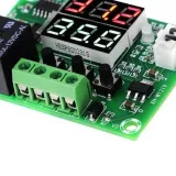 Relais thermostat numérique avec 2 affichages (Rouge & Bleu) XH-W1219 – 4